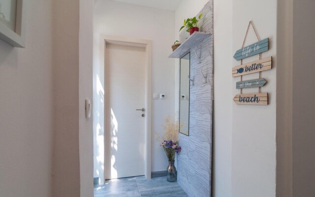 Awesome Apartment in Kastel Sucurac With Wifi and 4 Bedrooms