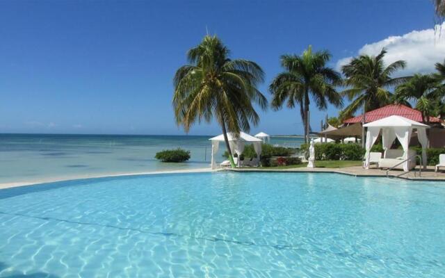 Bahia Salinas Beach Resort & Spa