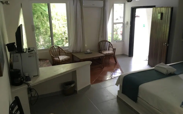 Maria's Kan Kin with Private Beach