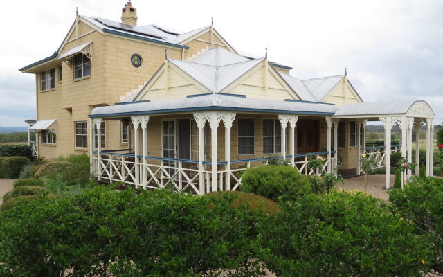 Grovely House Bed & Breakfast