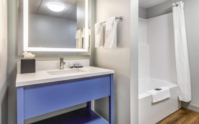 AmericInn by Wyndham Mounds View Minneapolis