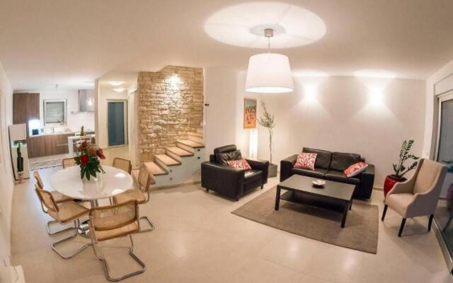Villa Bobos place with Jacuzzi 46E