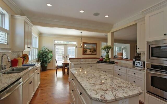 3008 Hartnett Boulevard