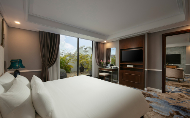 The Oriental Jade Hotel