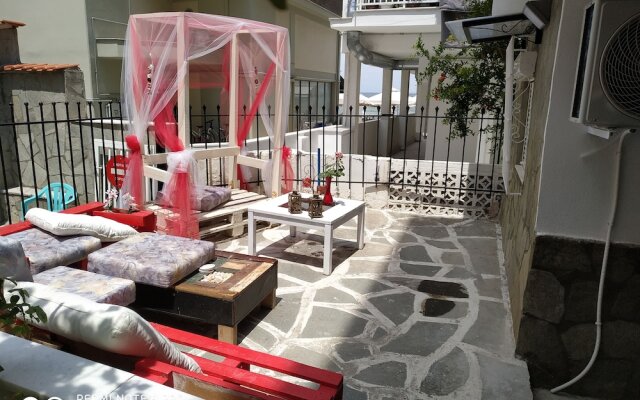 Alkyon Perea Apartments
