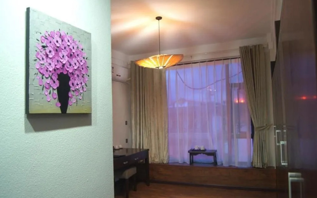 Dali Encounter Hotel