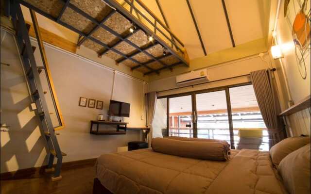 Near Shopping Mall/Old Town R.