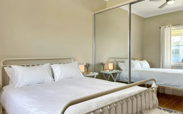 3-bed Coastal Haven With Alfresco Dining & BBQ