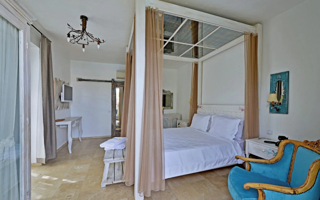 Bay C Hotel