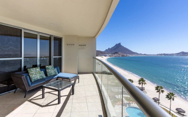 Playa Blanca 3 Bedroom Condo by RedAwning