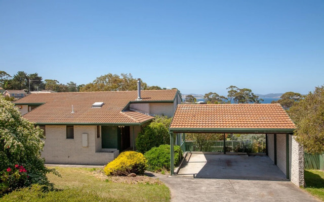 Relax Away - Family Get Away By The Sea