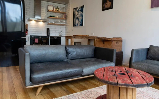 Stylish Modern 3 Bedroom Home in Heart of Melbourne CBD