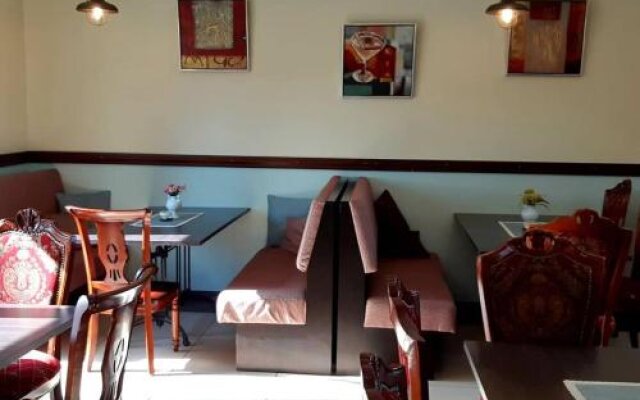 Tristvere Guesthouse-Cafe