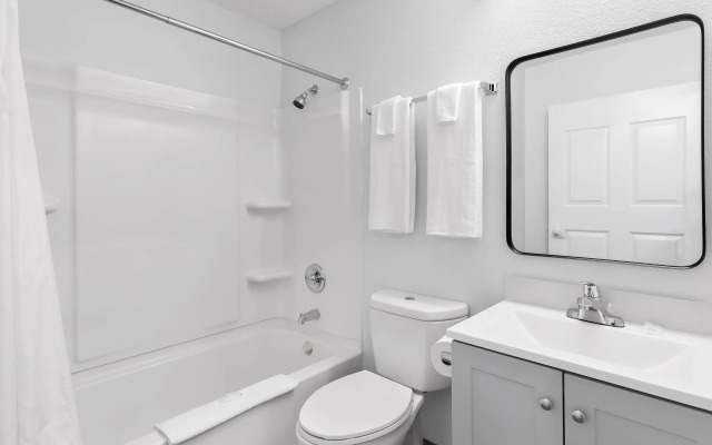 Suburban Studios Lakeland North I-4