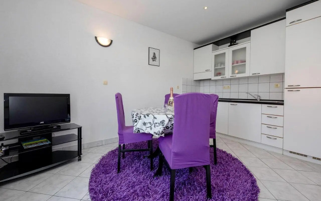 Apartments with a parking space Palit, Rab - 4971