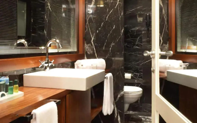 U232 Hotel