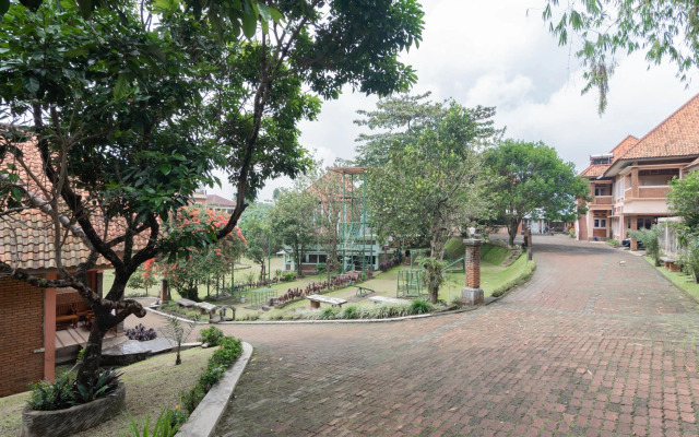 Urbanview Hotel Syariah Insani Cisarua Puncak