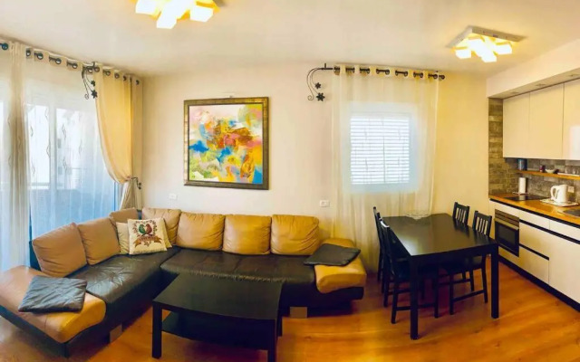 Royal Apartments , Blvd Nitza 8