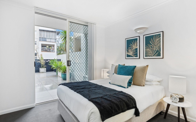 Comfy 2-bed With Pool and Secure Parking – Guest Rooms – Brisbane