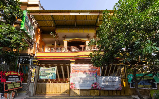 OYO 3727 Homestay Gayatri Sawojajar