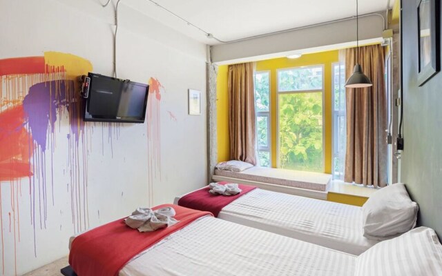 Saladaeng Gallery Hostel By Favstay