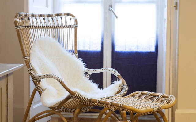 JOIVY Spacious 3BR home w/balcony in Baixa, nearby Lisbon Cathedral