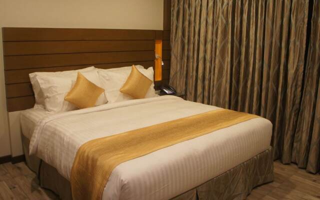 Hotel X