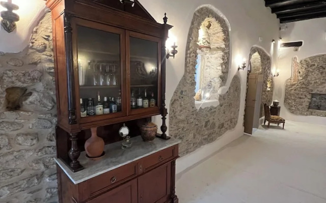 15th Cent. Katharsis Retreat Naxos Old T
