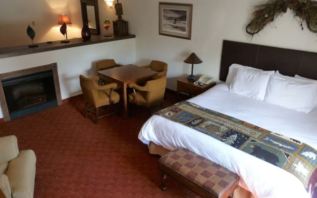 Riverbank Lodge