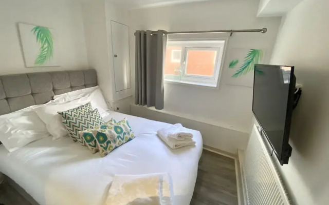 Kennedy House - Beachfront
