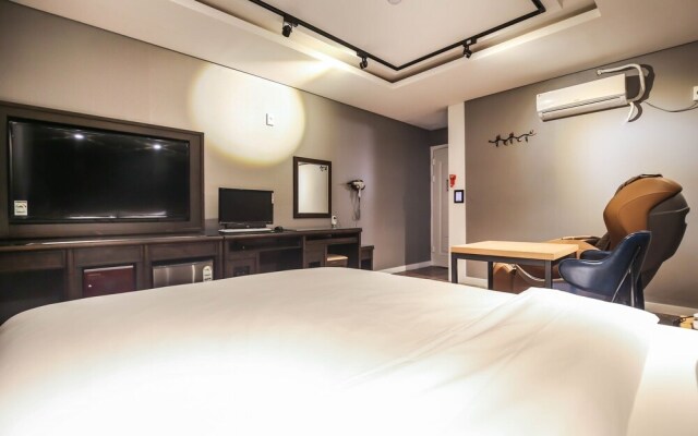 Daejeon Yuseong May Hotel