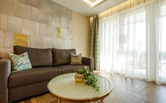 Royal Cafe Apartman