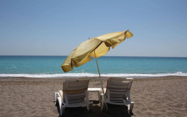 As Queen Beach Hotel