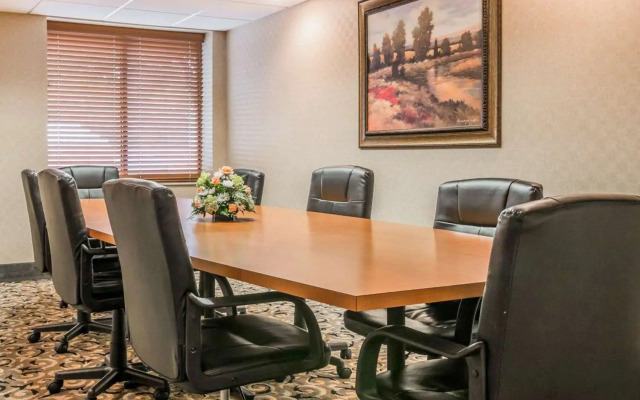 Wingate by Wyndham Utica