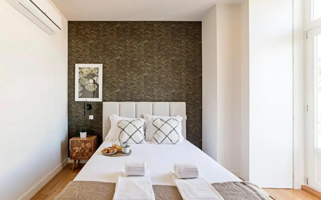 Superb Flat w/ Balcony and AC by LovelyStay