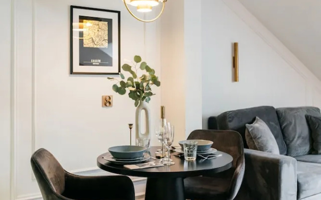 Central Palace - LoftAffair Collection