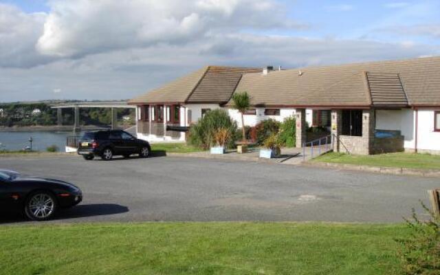 Cleddau Bridge Hotel