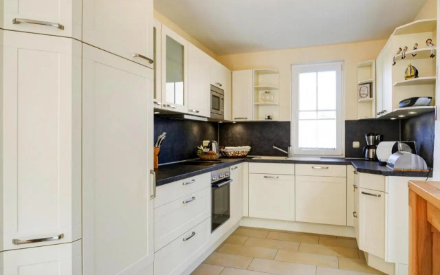 Holiday House Nightingale, Glowe