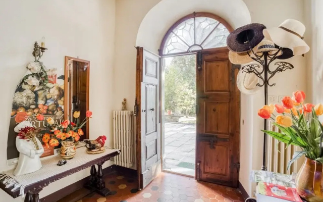 Mansion in Citerna With Pool & Terrace