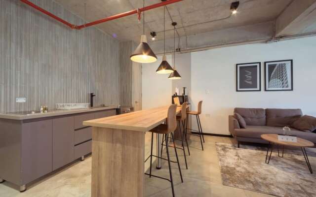 w Lush Loft in Laureles
