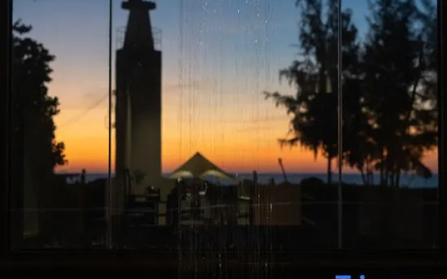 Guanzizai | SunsetLab: Tangerine Sunset Seaview Retreat
