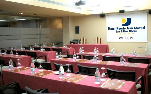 Senator Águilas Hotel