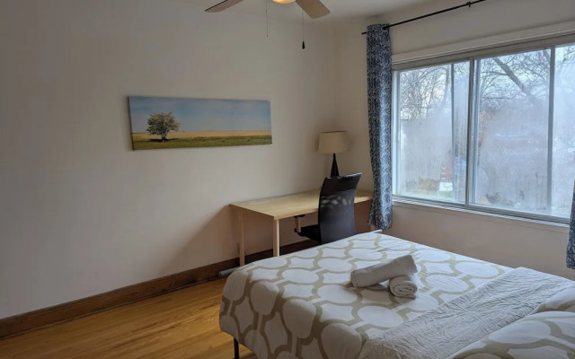 Apartment near Metro Monk Station