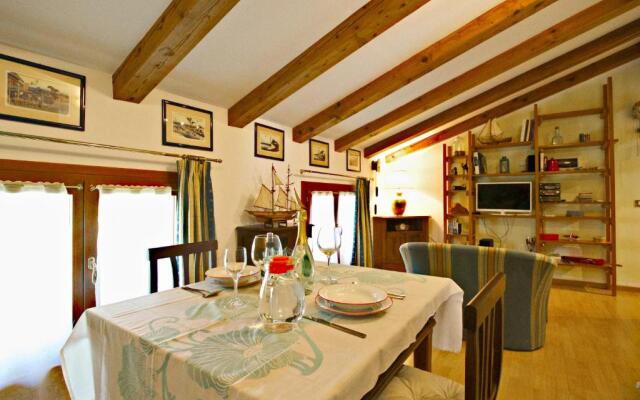 CA' LEONE - Sans Souci - Apartment in Villa with Pool