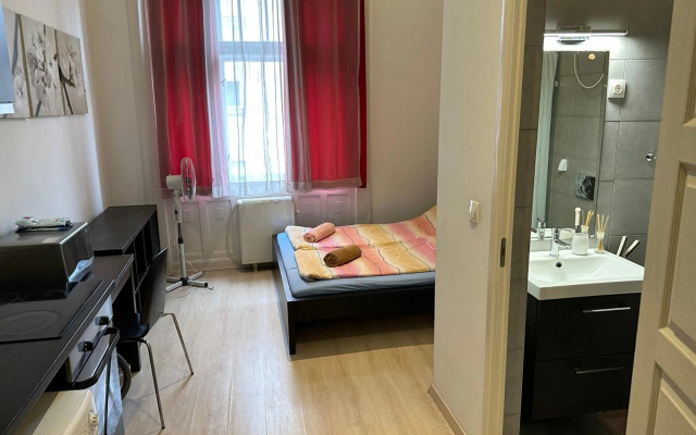 J&M Flat close to Budapest WHALE