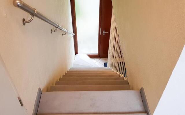 Tolstov House - 6 Room Villa with Garden - 15min Messe DUS