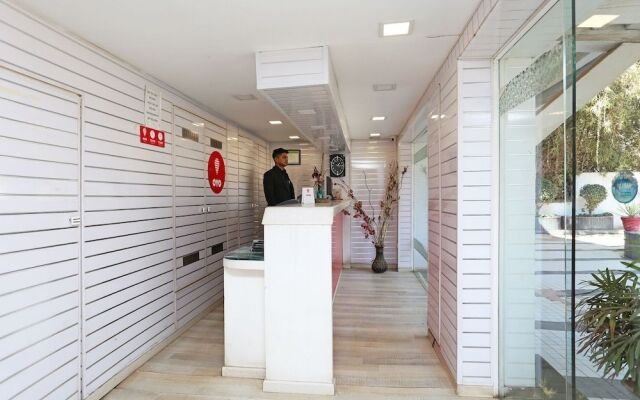 OYO 10690 Florence Hotel