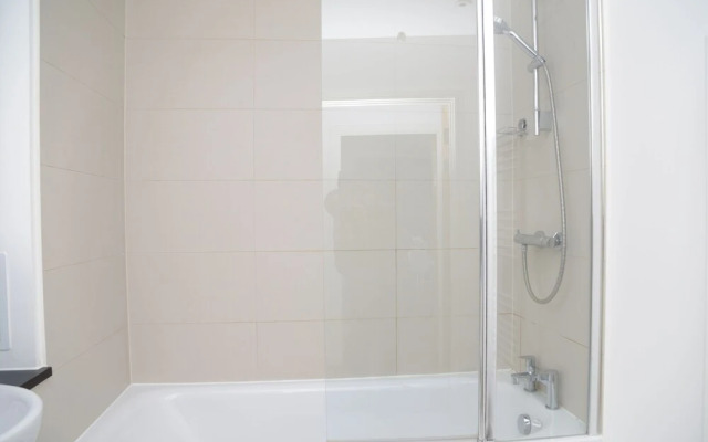 Pontoon Dock Apartment