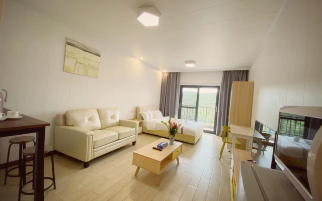 Phoenix Apartment by LINK