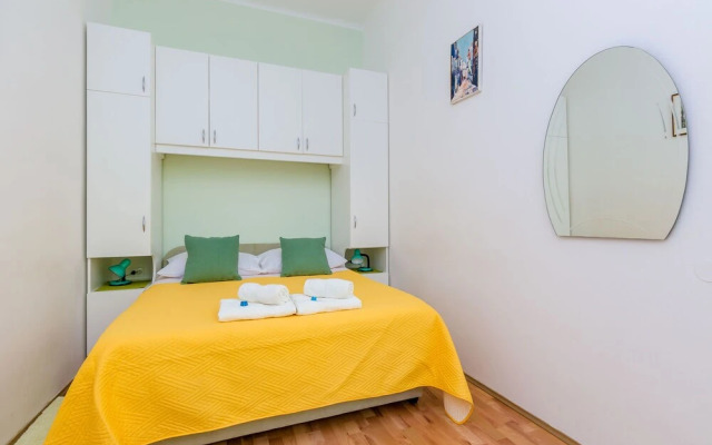 Room Mimi
